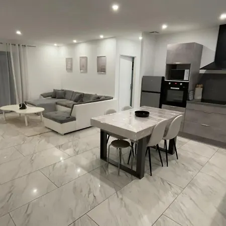 Jasmin 巴格诺尔斯·苏尔·塞斯